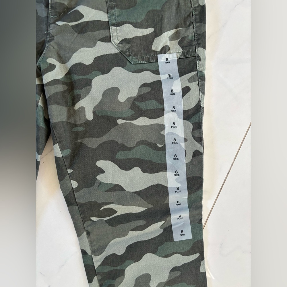 Old Navy Camouflage Ankle Pants - Picture 2 of 7